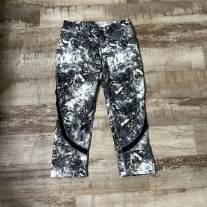 EUC Calvin Klein workout crop leggings